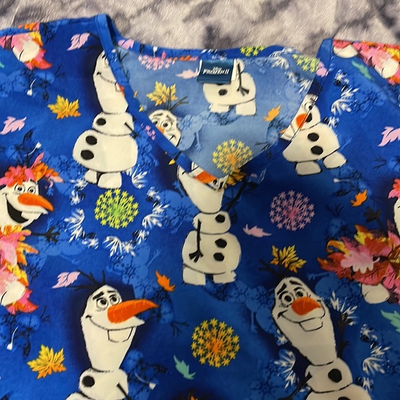 Scrub top - Picture 2 of 3